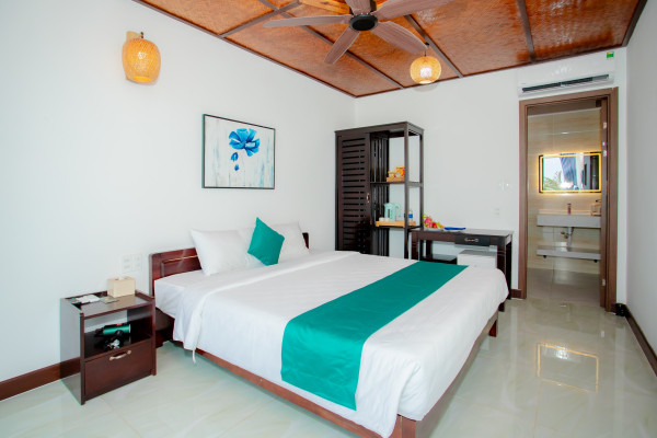 Premier Ocean View (king room)