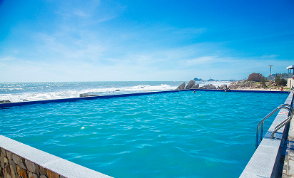 AdoraBay Infinity Pool