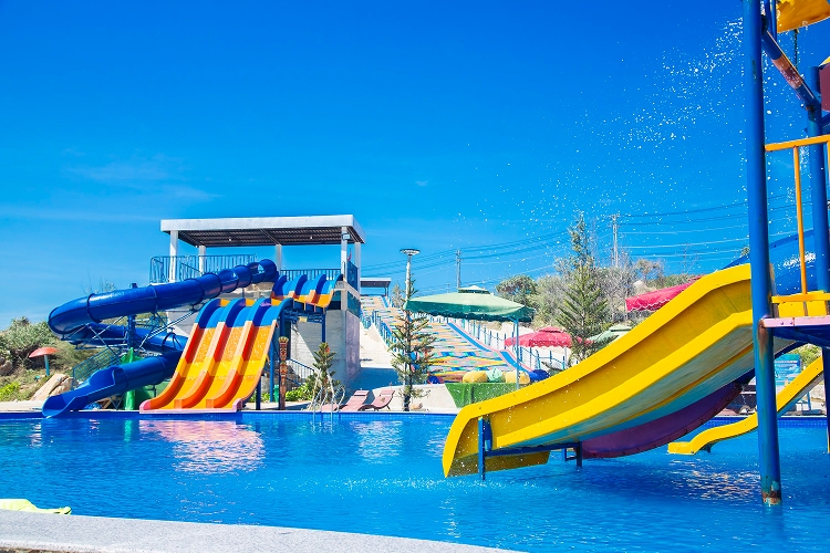 AdoraBay playground